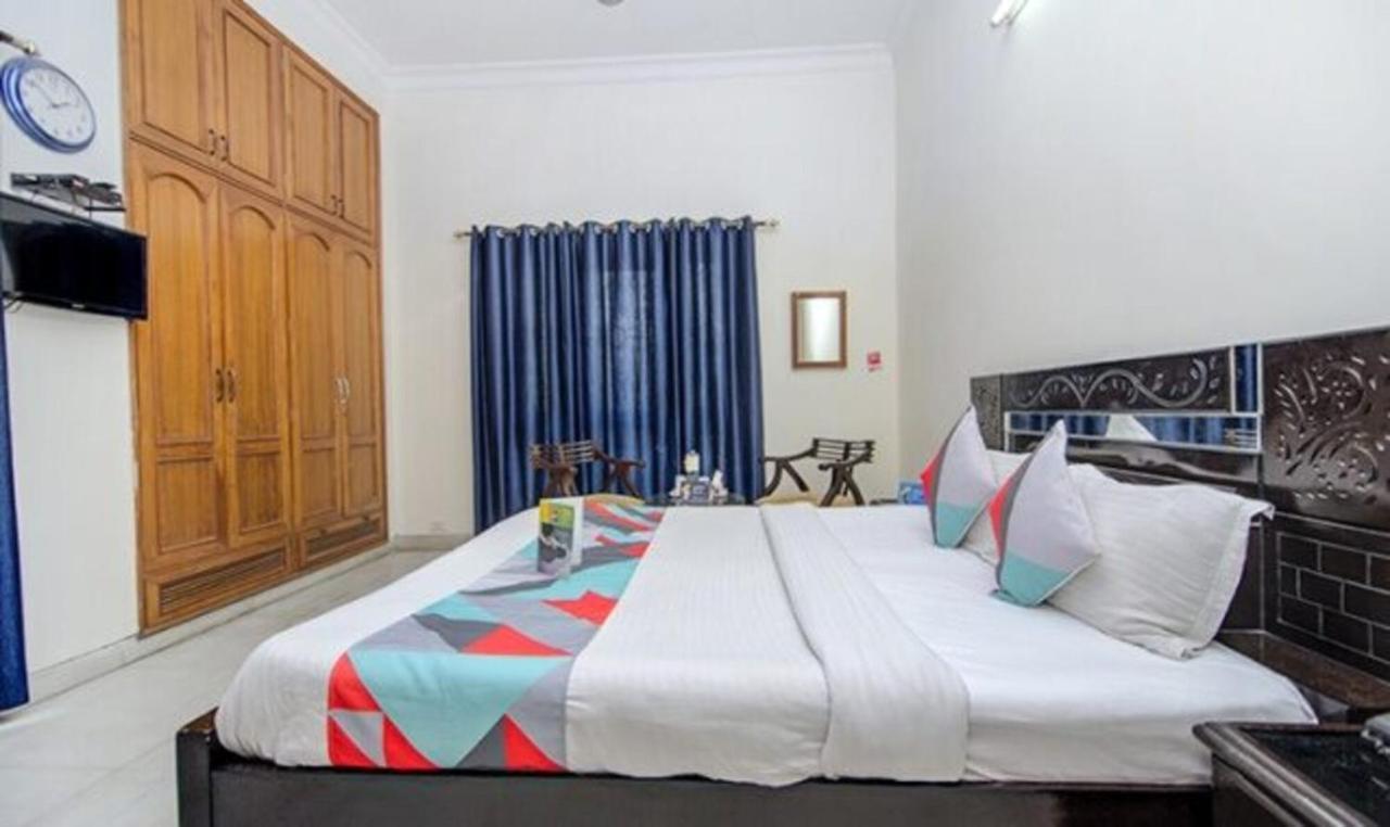 Hotel Fabexpress Ashray Noida Exterior foto
