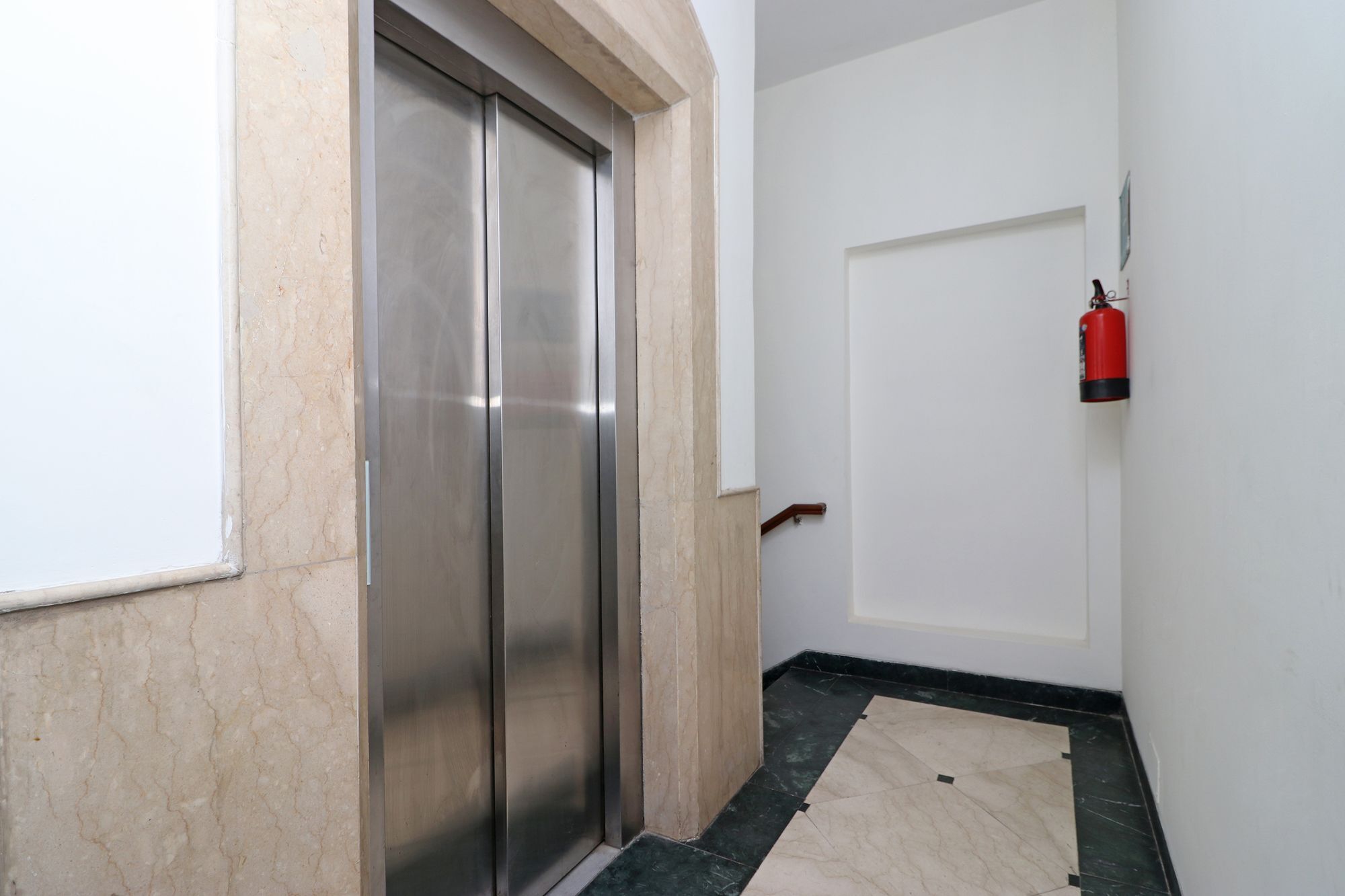 Hotel Fabexpress Ashray Noida Exterior foto